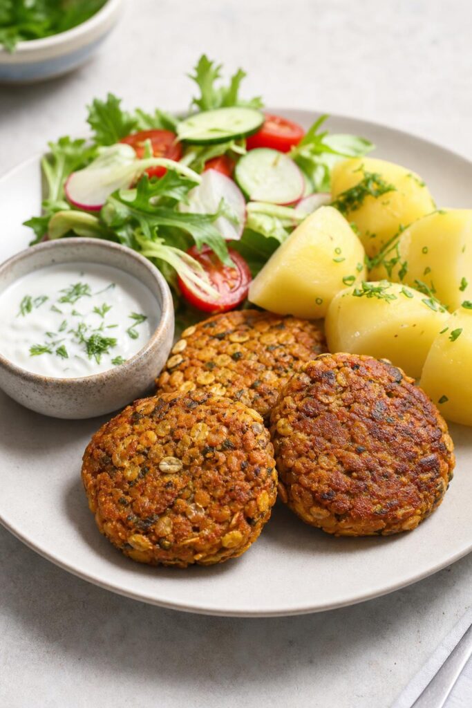 Lentil patties with carrot and oats from the oven
