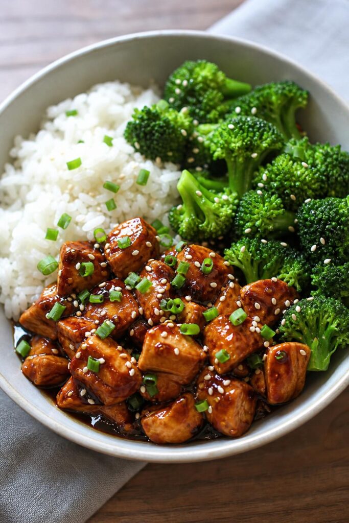 Japonské kuřecí teriyaki s rýží a brokolicí
